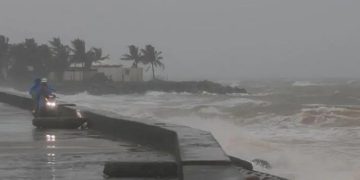 ঘুর্ণিঝড় টাইফুন কালমায়েগির আঘাত