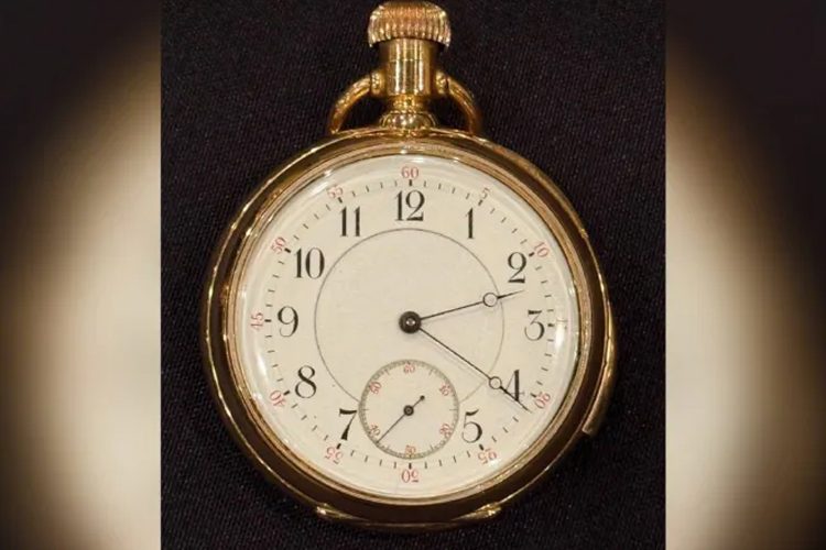 টাইটানিক যাত্রীর সোনার ঘড়ি। ছবি: সংগৃহীত