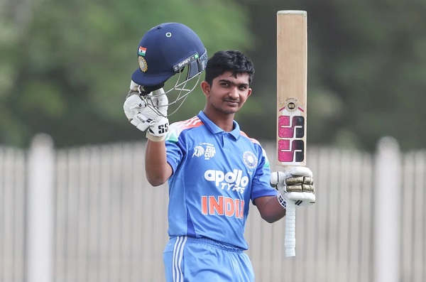 অভিজ্ঞানের ওয়ানডেতে ডাবল সেঞ্চুরি, ভারতের বড় জয়