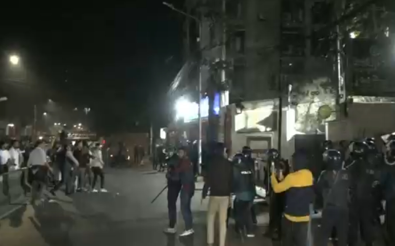 চট্টগ্রামে সাবেক শিক্ষামন্ত্রী নওফেলের বাড়িতে হামলা