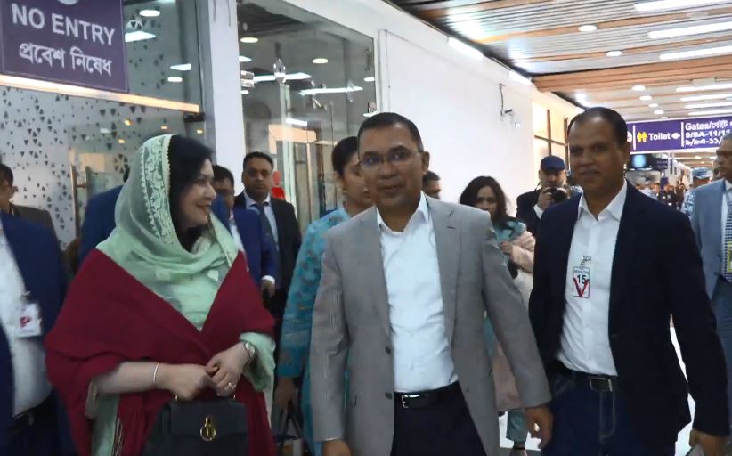 দীর্ঘ ১৭ বছর পর দেশের মাটিতে পা রাখলেন তারেক রহমান