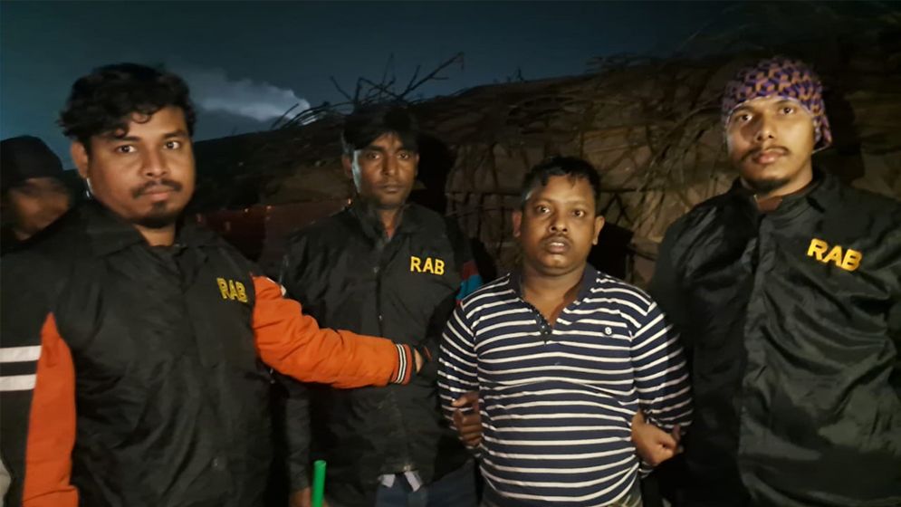 হাদিকে হত্যাচেষ্টা: ফয়সালের সহযোগী কবির ৭ দিনের রিমান্ডে