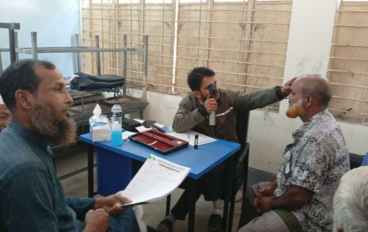 টাঙ্গাইলে বিনামূল্যে চক্ষু সেবা ও ছানি অপারেশন ক্যাম্প