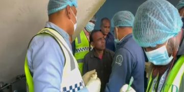 ছবি: হাদির শারিরীক অবস্থা সম্পর্কে ঢামেকের নিউরোসার্জন  ডা. আব্দুল আহাদের বিবৃতি