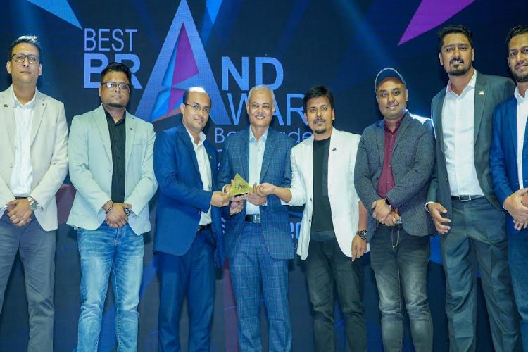 ছবি: বেস্ট ব্র্যান্ড অ্যাওয়ার্ড-২০২৫   পেয়েছে ওয়ালটন
