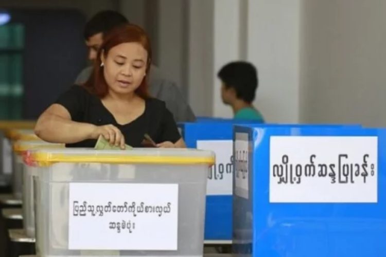 প্রায় পাঁচ বছর পর মিয়ানমারে পার্লামেন্ট নির্বাচন শুরু। ছবি: সংগৃহীত
