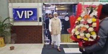 বিমানবন্দরে জামায়াতে আমির ডা. শফিকুর রহমান। ছবি: ভিডিও থেকে নেওয়া