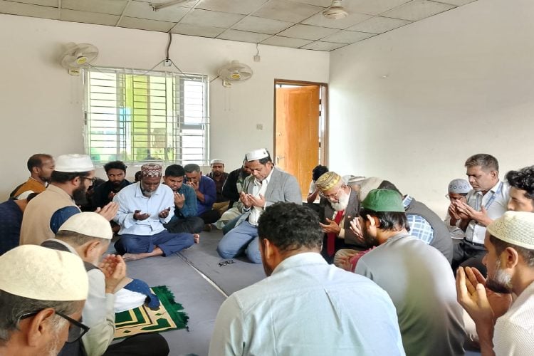 ছবি: অতীশ দীপংকর বিজ্ঞান ও প্রযুক্তি বিশ্ববিদ্যালয়ের মসজিদ।