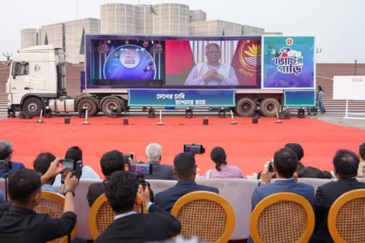 যাত্রা শুরু করলো ভোটের গাড়ি সুপার ক্যারাভান