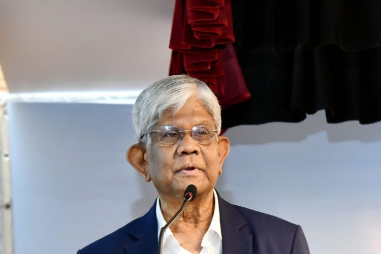 ছবি: অর্থ উপদেষ্টা ড. সালেহউদ্দিন আহমেদ (সংগৃহীত)