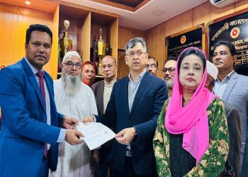 ছবি: কক্সবাজার-১ আসনে নির্বাচনের লক্ষ্যে মনোনয়নপত্র জমা দিলেন সালাহউদ্দিন আহমেদ