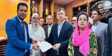 ছবি: কক্সবাজার-১ আসনে নির্বাচনের লক্ষ্যে মনোনয়নপত্র জমা দিলেন সালাহউদ্দিন আহমেদ