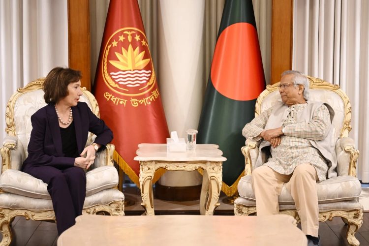 ধ্যাপক মুহাম্মদ ইউনূসের সঙ্গে মার্কিন যুক্তরাষ্ট্রের চার্জ দ্য অ্যাফেয়ার্স ট্রেসি অ্যান জ্যাকবসনের সাক্ষাৎ