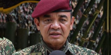 প্রতিরক্ষা মন্ত্রণালয় আজ সেনাপ্রধান জেনারেল তান শ্রী মুহাম্মদ হাফিজুদ্দিন জানতান ছুটিতে পাঠানো হয়েছে