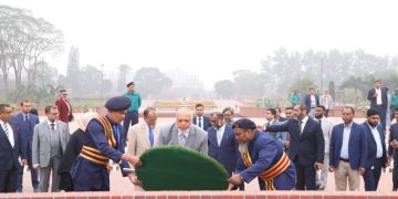 ছবি: স্মৃতিসৌধে বীর শহীদদের প্রতি প্রধান বিচারপতির শ্রদ্ধা