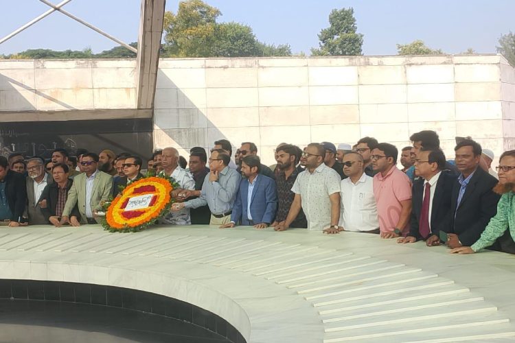 ছবি: শহীদ প্রেসিডেন্ট জিয়াউর রহমানের সমাধিতে শ্রদ্ধা.