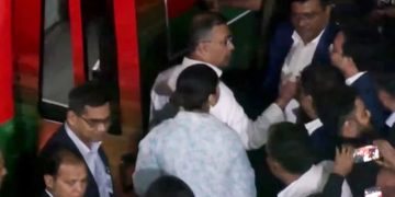 বাসায় ফিরেছেন তারেক রহমান