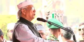 জাতীয় সংসদের দক্ষিণ প্লাজায় ইনকিলাব মঞ্চের মুখপাত্র শরিফ ওসমান হাদির জানাজায় প্রধান উপদেষ্টা মুহাম্মদ ইউনূস।