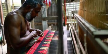 ইউনেসকোর সাংস্কৃতিক স্বীকৃতি পেল টাঙ্গাইলের শাড়ি বুননশিল্প