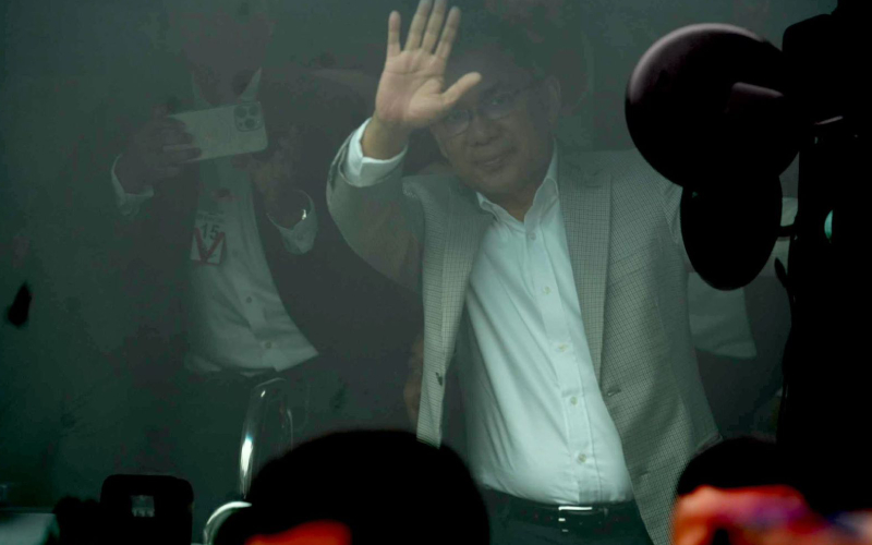 গণসংবর্ধনা শেষে মা খালেদা জিয়াকে দেখতে হাসপাতালের পথে তারেক রহমান