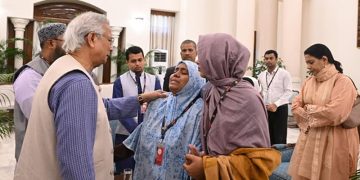 ওসমান হাদির পরিবারের সঙ্গে প্রধান উপদেষ্টার সাক্ষাৎ