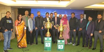 ৯৮-২০০০ ফ্র্যাঞ্চাইজি ক্রিকেট টুর্নামেন্ট-২০২৫ আসরের ট্রফি উন্মোচন (ছবি: সংগ্রহীত)