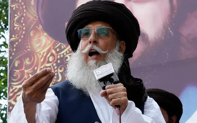 পাকিস্তানে ‘তেহরিক-ই-লাব্বাইক পাকিস্তানের জ্যেষ্ঠ নেতার ৩৫ বছরের কারাদণ্ড