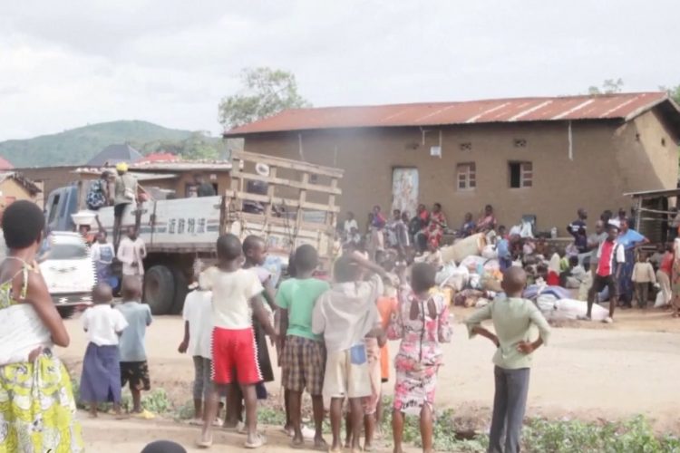 পূর্ব ডিআর কঙ্গোতে বিদ্রোহী গোষ্ঠীর হামলায় বাস্তুচ্যুত হাজারো মানুষ। ছবি: ভিডিও থেকে নেওয়া