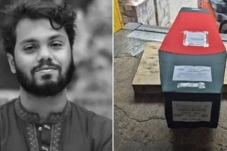 ঢাকায় পৌঁছেছে শহীদ শরিফ ওসমান হাদির মরদেহ। ছবি: সংগৃহীত