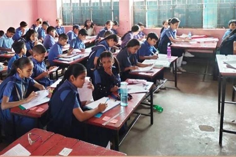 শিক্ষক ছাড়াই পরীক্ষা দিল কোমলমতি শিশুরা