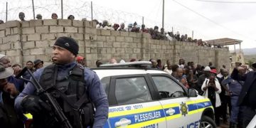 দক্ষিণ আফ্রিকার প্রিটোরিয়ায় বন্দুকধারীর হামলায় শিশুসহ ১১ জন নিহত