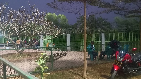 আইনশৃঙ্খলা বাহিনীর সামনেই ভেন্যুতে ঢুকছে তামাকজাত পণ্য, নিরাপত্তা প্রশ্নবিদ্ধ