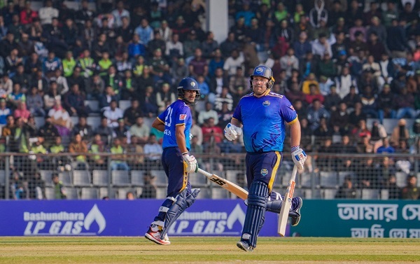 দুই ফিফটিতে টানা দ্বিতীয় জয় চট্টগ্রামের