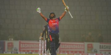 সুপার ওভারে রাজশাহীকে জেতানোর পর তানজিদ তামিমের উল্লাস। ছবি: বিসিবি