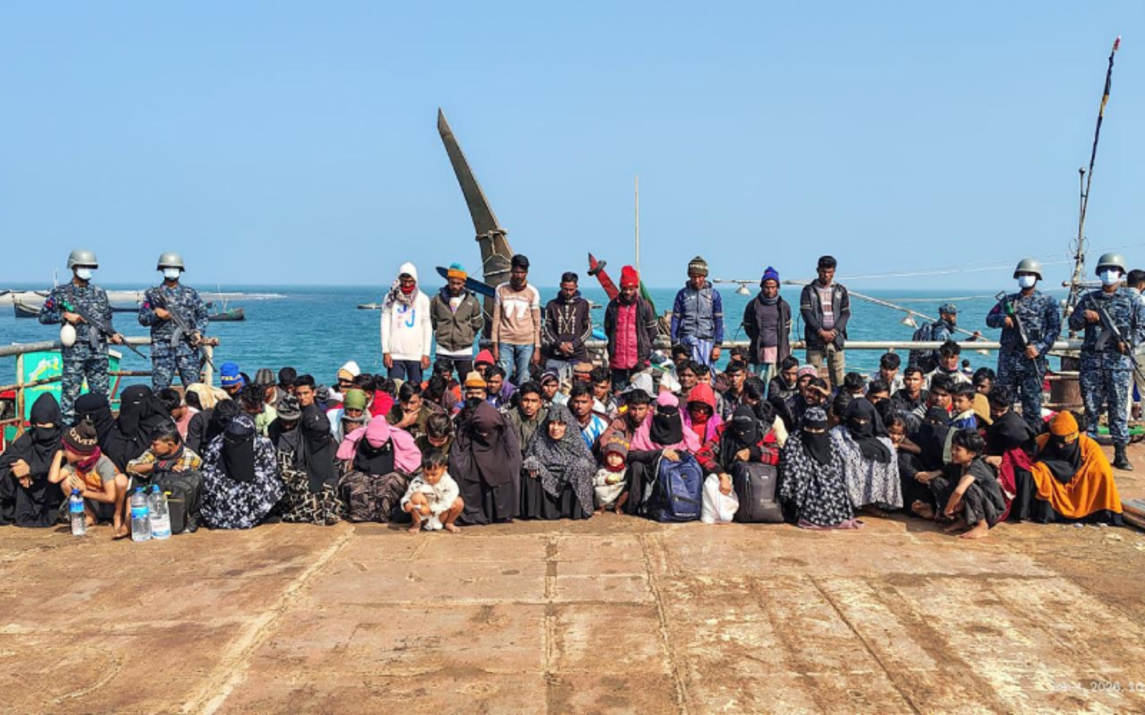 সমুদ্রপথে অবৈধভাবে মালয়েশিয়া গমনকালে নারী-শিশুসহ আটক ২৭৩