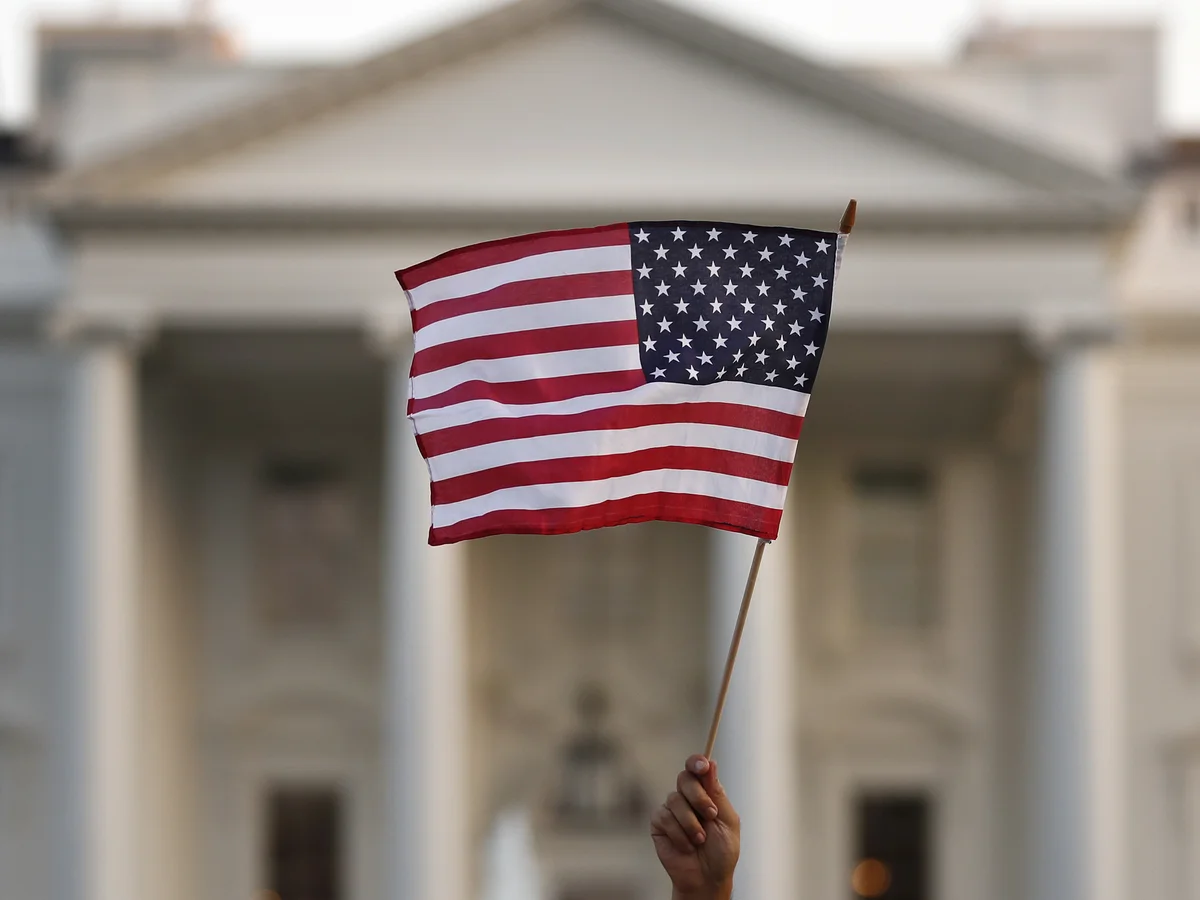 যুক্তরাষ্ট্রের এইচ-২বি ভিসা বাড়ানোর সিদ্ধান্ত নিয়েছে ট্রাম্প প্রশাসন