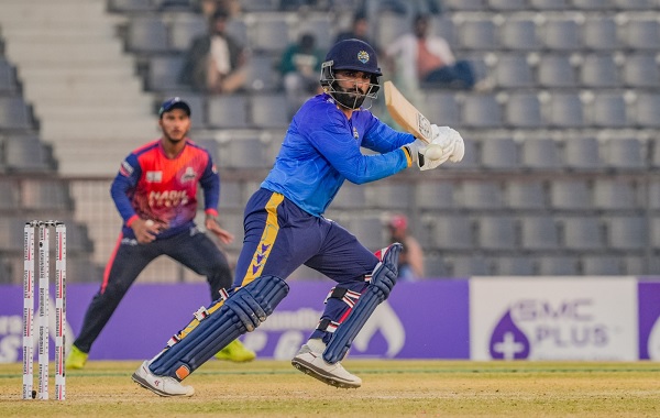 সহজ ম্যাচ কঠিন করে শেষ বলে জয় তুলল চট্টগ্রাম