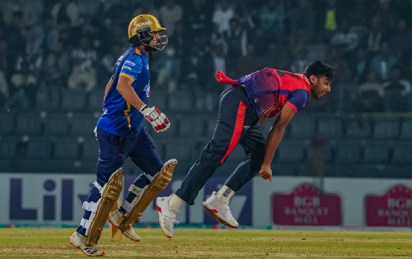 রিপনের হ্যাটট্রিক, সাকলাইনের ৪ উইকেট, ১৩১ রানে থামাল ঢাকা