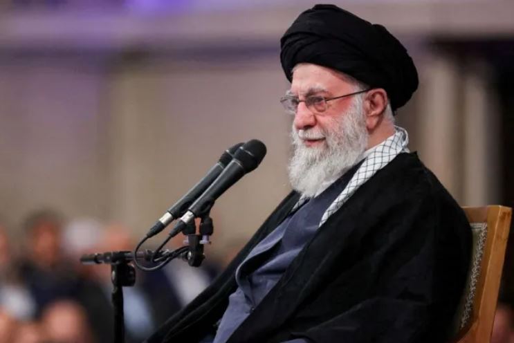 পিছু হটবে না ইরান, ট্রাম্পের হাত রক্তে রঞ্জিত: খামেনি