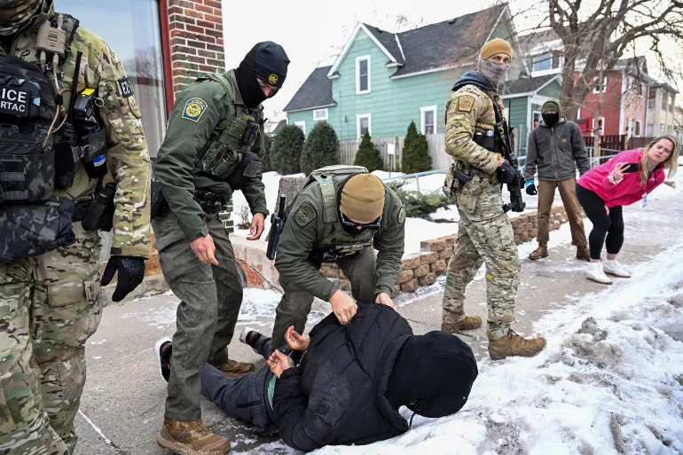 অভিবাসীদের দমনে যুক্তরাষ্ট্রের আইস এজেন্টদের প্রশিক্ষণের ভয়াবহ অন্দরমহল