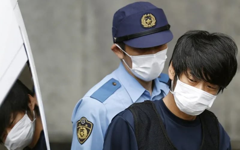 জাপানের সাবেক প্রধানমন্ত্রীকে হত্যাকারীর যাবজ্জীবন কারাদণ্ড