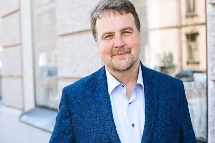 ছবি: ইইউ নির্বাচন পর্যবেক্ষণ মিশনের প্রধান পর্যবেক্ষক ও ইউরোপীয় পার্লামেন্টের সদস্য ইভারস আইজাবস