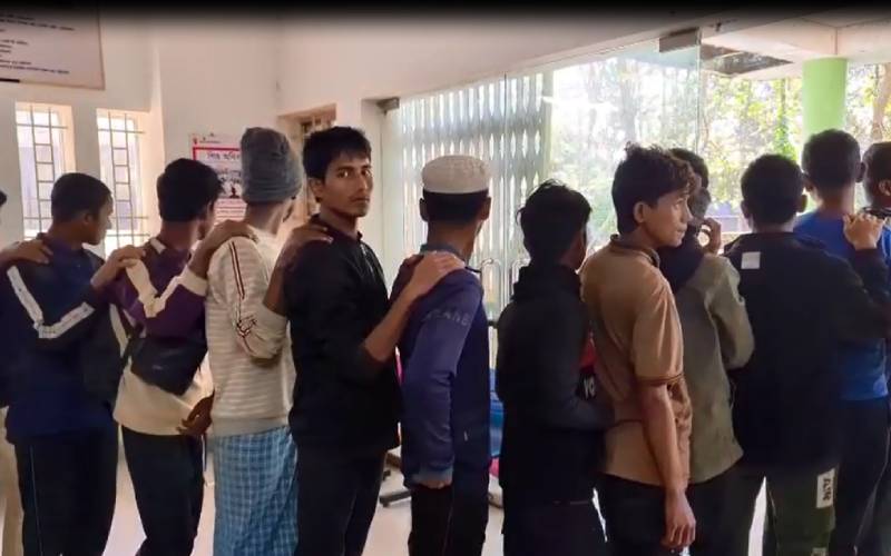 আদালতে অনুপ্রবেশকারী রোহিঙ্গা সশস্ত্র গোষ্ঠীর ৫২ সদস্য