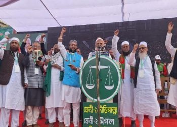 ছবি: ফেনী সরকারী পাইলট উচ্চ বিদ্যালয় মাঠে জামায়াতে ইসলামী আয়োজিত নির্বাচনী জনসভায় জামায়াতের আমির ড. শফিকুর রহমান।