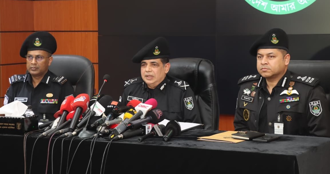 হাদি হত্যা মামলায় ফয়সাল-আলমগীরকে ধরতে তৎপর র‍্যাব