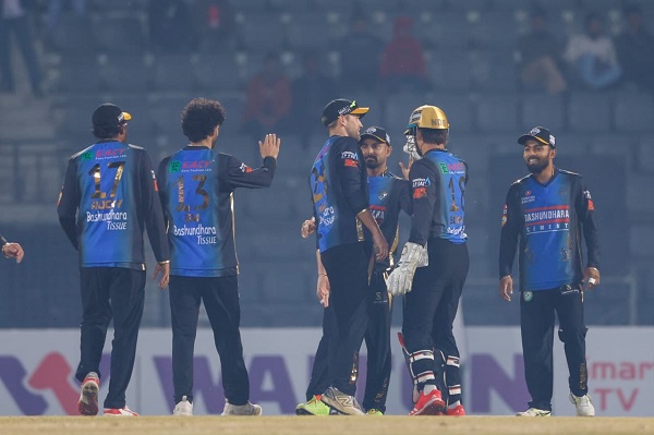 মৃত্যুঞ্জয়ের হ্যাটট্রিকে রংপুরকে ১৪৯ রানের লক্ষ্য নোয়াখালীর