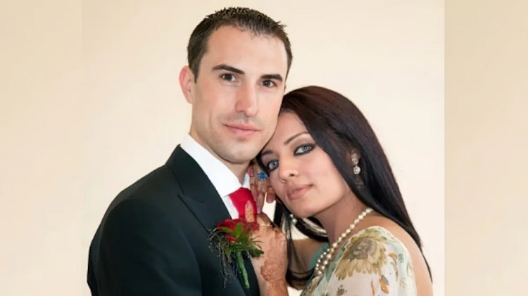 বিবাহবার্ষিকীর দিনে পান বিচ্ছেদের নোটিশ!