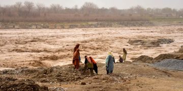 আফগানিস্তানে ভারী বৃষ্টি-তুষারপাতে আকস্মিক বন্যা