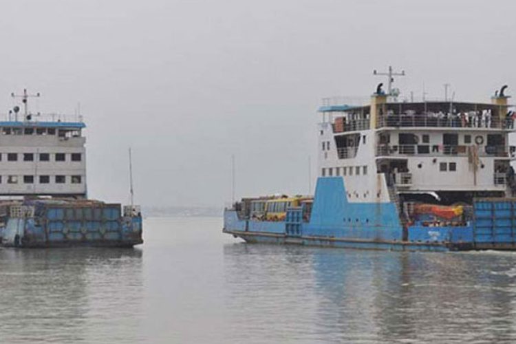 ৭ ঘণ্টা পর পাটুরিয়া-দৌলতদিয়া ফেরি চালু