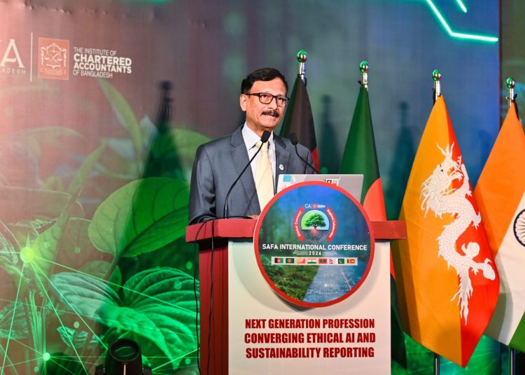 পররাষ্ট্র উপদেষ্টা মো. তৌহিদ হোসেন শনিবার রাজধানীর একটি হোটেলে সাউথ এশিয়ান ফেডারেশন অব অ্যাকাউন্ট্যান্টস (সাফা) আয়োজিত আন্তর্জাতিক সম্মেলনের উদ্বোধনী অনুষ্ঠানে বক্তব্য দেন। ছবি : পররাষ্ট্র মন্ত্রণালয়